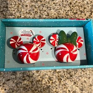 Disney holiday salt and pepper shaker
